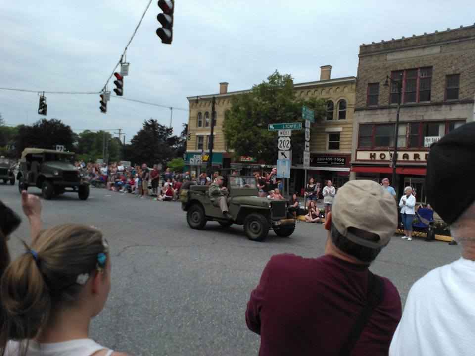 Parade zum Memorial Day in den USA mit Veteranen