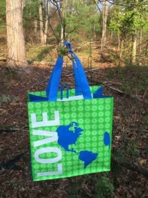 Umweltfreundliche Tasche kostenlos erhalten zum Earth Day im April